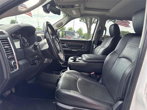 Bright White Clearcoat 2016 RAM 1500 Laramie