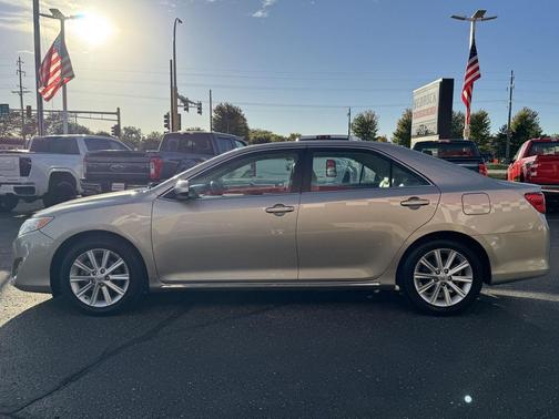 Creme Brulee Mica 2014 Toyota Camry XLE