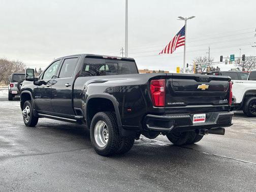 2022 Chevrolet Silverado 3500 High Country
