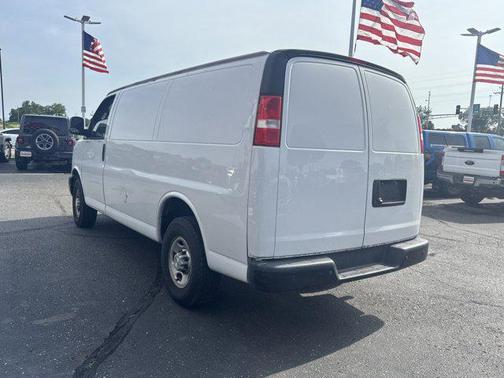 2021 Chevrolet Express 2500 RWD 2500 Regular Wheelbase WT