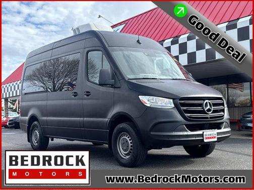 Obsidian Black Metallic 2019 Mercedes-Benz Sprinter 1500 Standard Roof I4