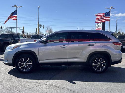 Celestial Silver Metallic 2019 Toyota Highlander XLE