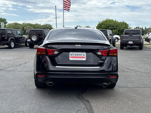 Super Black 2023 Nissan Altima 2.5 SV