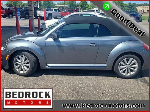 Platinum Gray Metallic/Black Roof 2017 Volkswagen Beetle 1.8T