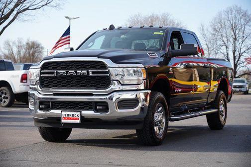 2021 RAM 3500 Tradesman Crew Cab 4x4 6'4' Box