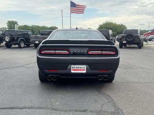 Granite Pearlcoat 2016 Dodge Challenger R/T