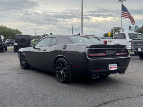Granite Pearlcoat 2016 Dodge Challenger R/T