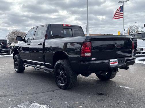 2017 RAM 2500 Big Horn Crew Cab 4x4 6'4' Box