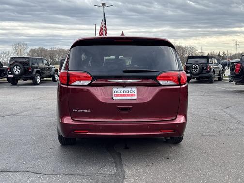 Velvet Red Pearlcoat 2017 Chrysler Pacifica Touring