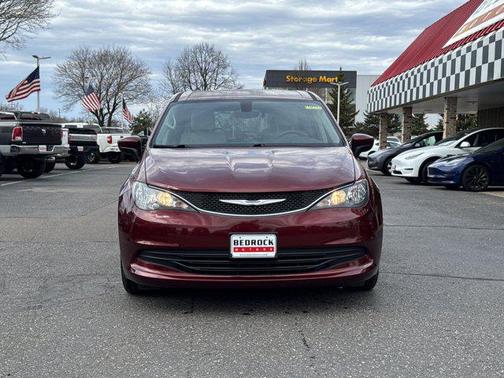 Velvet Red Pearlcoat 2017 Chrysler Pacifica Touring
