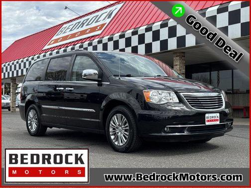 Brilliant Black Crystal Pearlcoat 2016 Chrysler Town & Country Touring-L