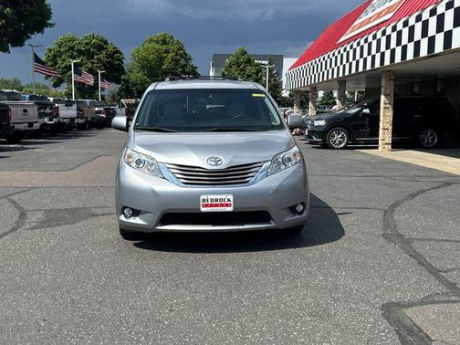 2017 Toyota Sienna XLE Premium