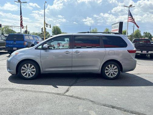 2017 Toyota Sienna XLE Premium