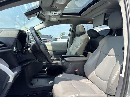 2022 Toyota Sienna XLE 7 Passenger