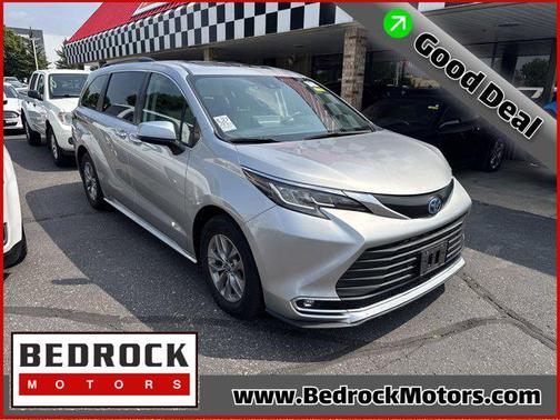2022 Toyota Sienna XLE 7 Passenger