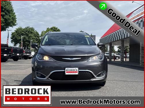 Granite Crystal Metallic Clearcoat 2018 Chrysler Pacifica Touring-L