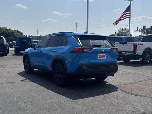 2020 Toyota RAV4 XLE