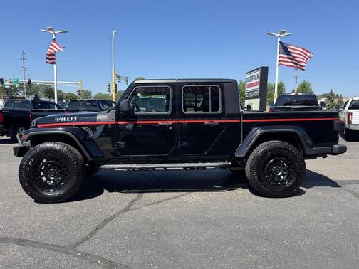 Black Clearcoat 2021 Jeep Gladiator Willys 4x4