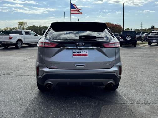 Iconic Silver 2020 Ford Edge Titanium