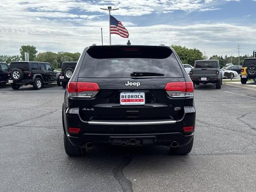 Diamond Black Crystal Pearlcoat 2020 Jeep Grand Cherokee Overland