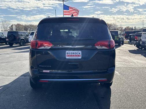 2020 Chrysler Pacifica Touring-L Plus