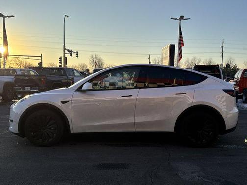 2024 Tesla Model Y Long Range Dual Motor All-Wheel Drive