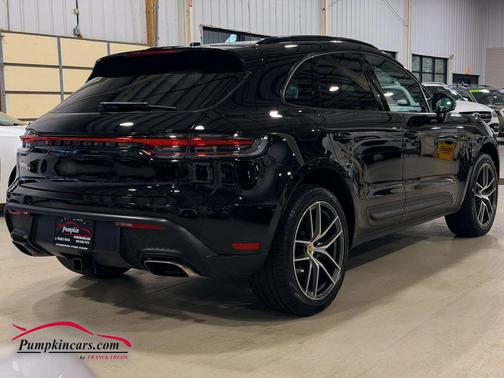 2022 Porsche Macan Macan