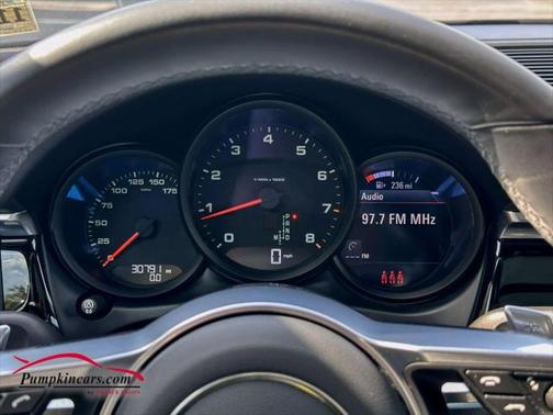 2021 Porsche Macan Base