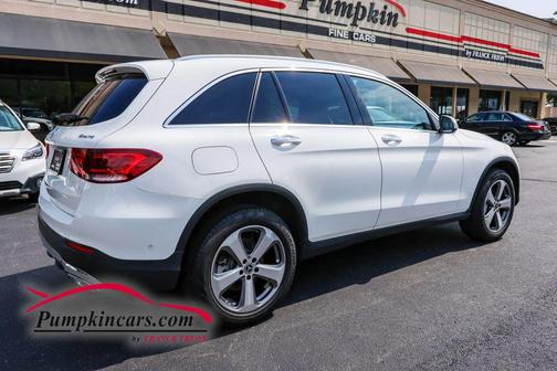 White 2022 Mercedes-Benz GLC 300 4MATIC