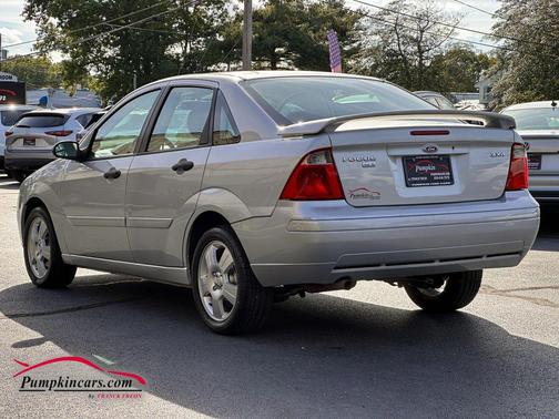 2005 Ford Focus ZX4 SE