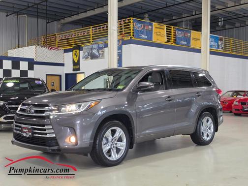 Gray 2017 Toyota Highlander Limited