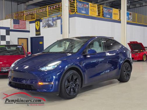 Blue 2024 Tesla Model Y Long Range Sport Utility 4D