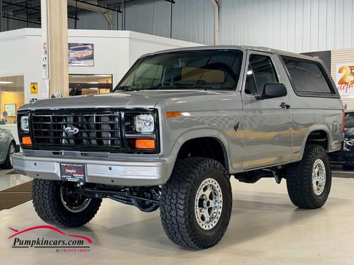1982 Ford Bronco Custom 2D Utility 4WD
