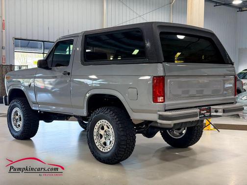1982 Ford Bronco Custom 2D Utility 4WD