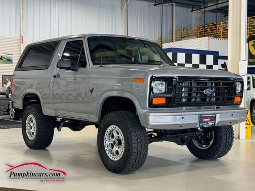 1982 Ford Bronco Custom 2D Utility 4WD