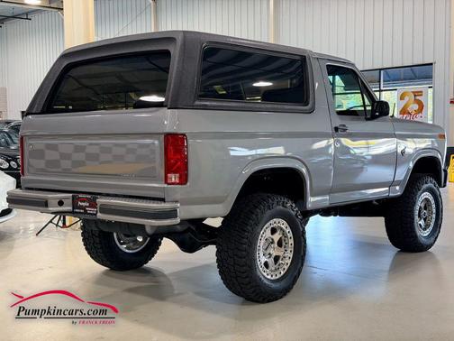 1982 Ford Bronco Custom 2D Utility 4WD