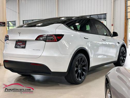 2022 Tesla Model Y Long Range Dual Motor All-Wheel Drive