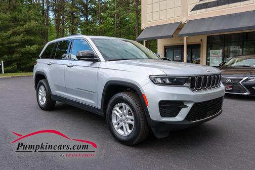 Silver 2023 Jeep Grand Cherokee Laredo
