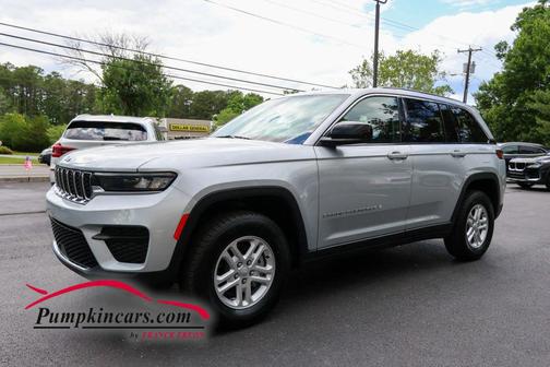 Silver 2023 Jeep Grand Cherokee Laredo