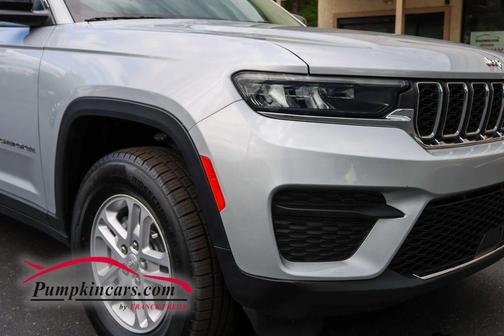Silver 2023 Jeep Grand Cherokee Laredo