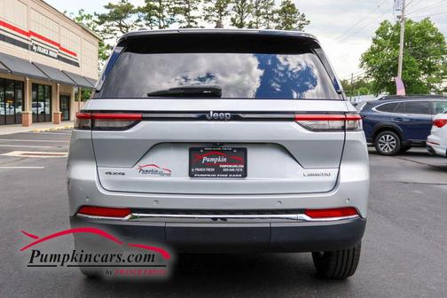 Silver 2023 Jeep Grand Cherokee Laredo