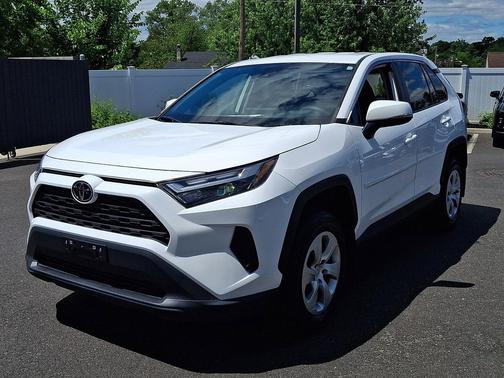 Ice 2023 Toyota RAV4 LE