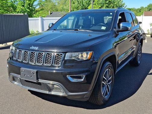 Diamond Black Crystal Pearlcoat 2021 Jeep Grand Cherokee Limited