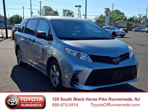 Celestial Silver Metallic   1J9 2020 Toyota Sienna SE