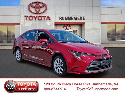 Pearl 2025 Toyota Corolla LE