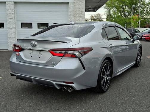 Celestial Silver Metallic 2022 Toyota Camry SE