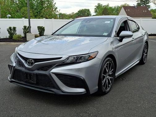 Celestial Silver Metallic 2022 Toyota Camry SE