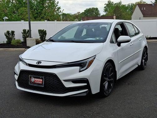Ice Cap 2024 Toyota Corolla SE