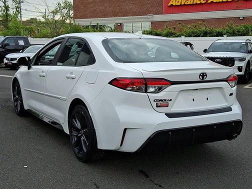 Ice Cap 2024 Toyota Corolla SE