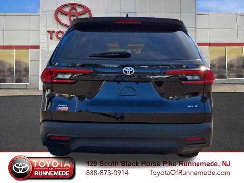Midnight Black Metallic 2026 Toyota Grand Highlander XLE